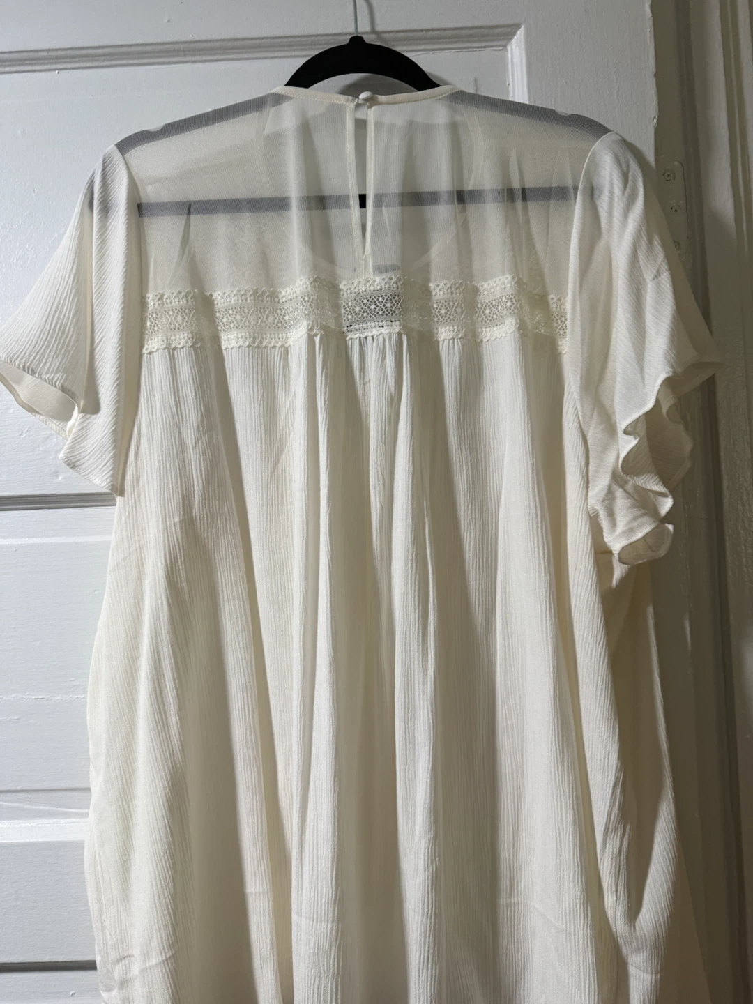 Torrid Crinkle Gauze Flutter Sleeve Lace Mix Top - photo 4