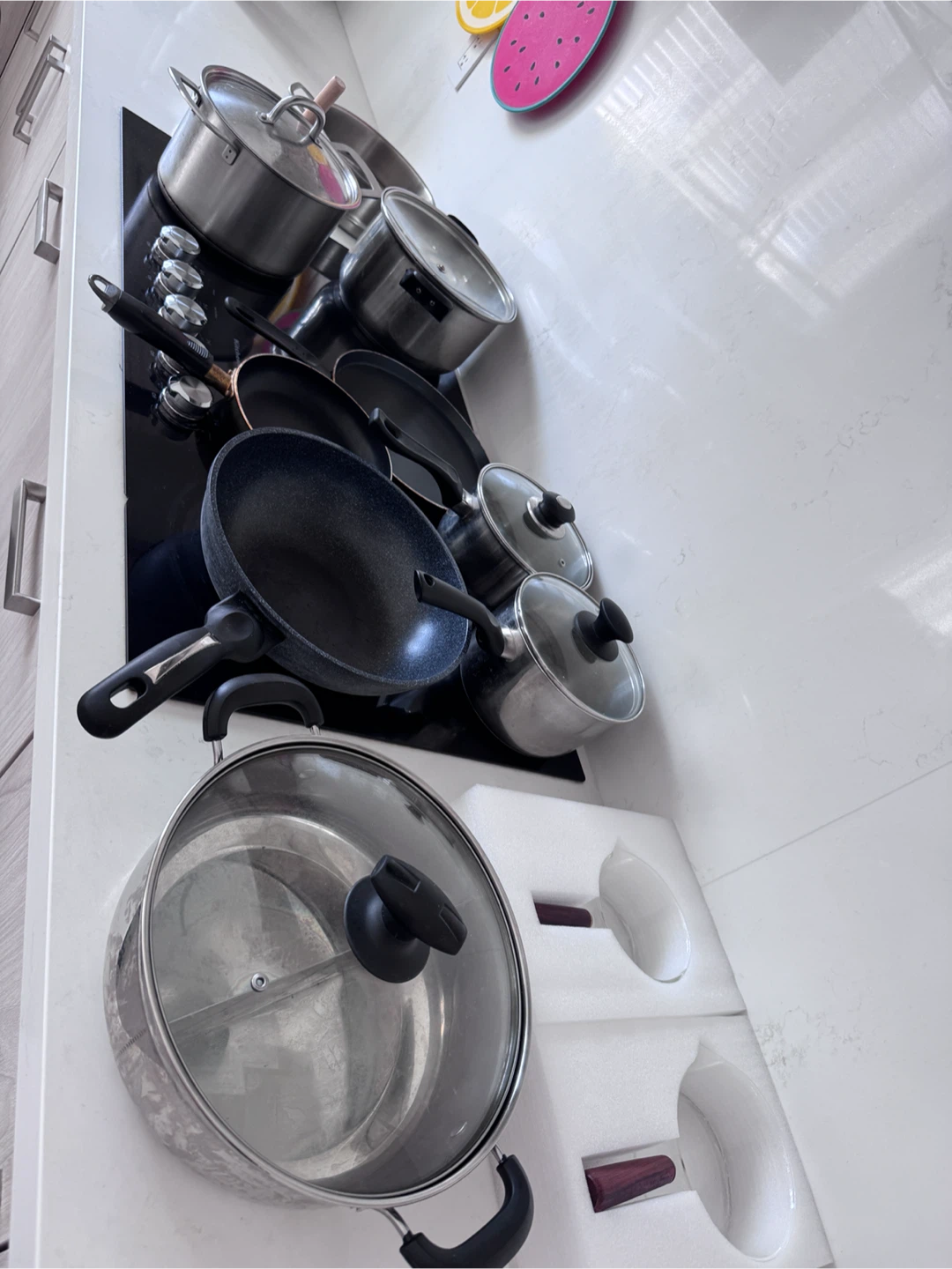 Moving sale! Assorted Pots and Pans Set - photo 2
