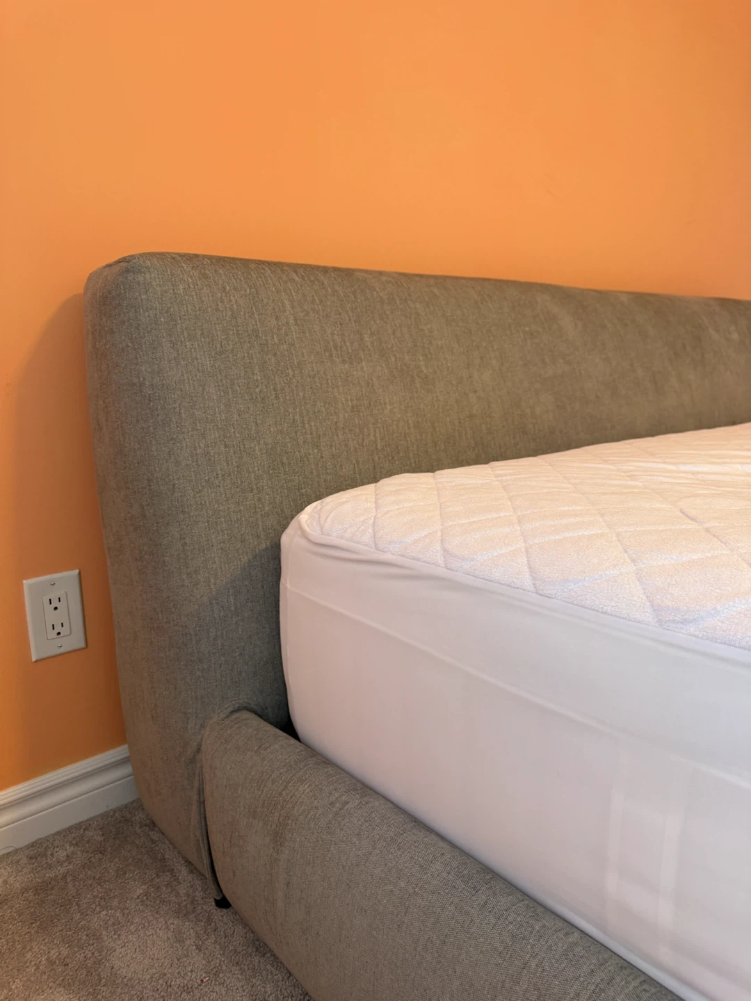 EQ3 king size bed + mattress - photo 4