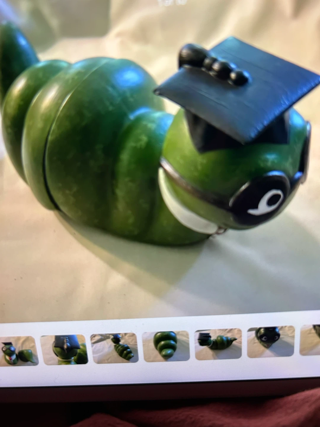 Vt Green Ceramic Bookworm Bookends 🐞