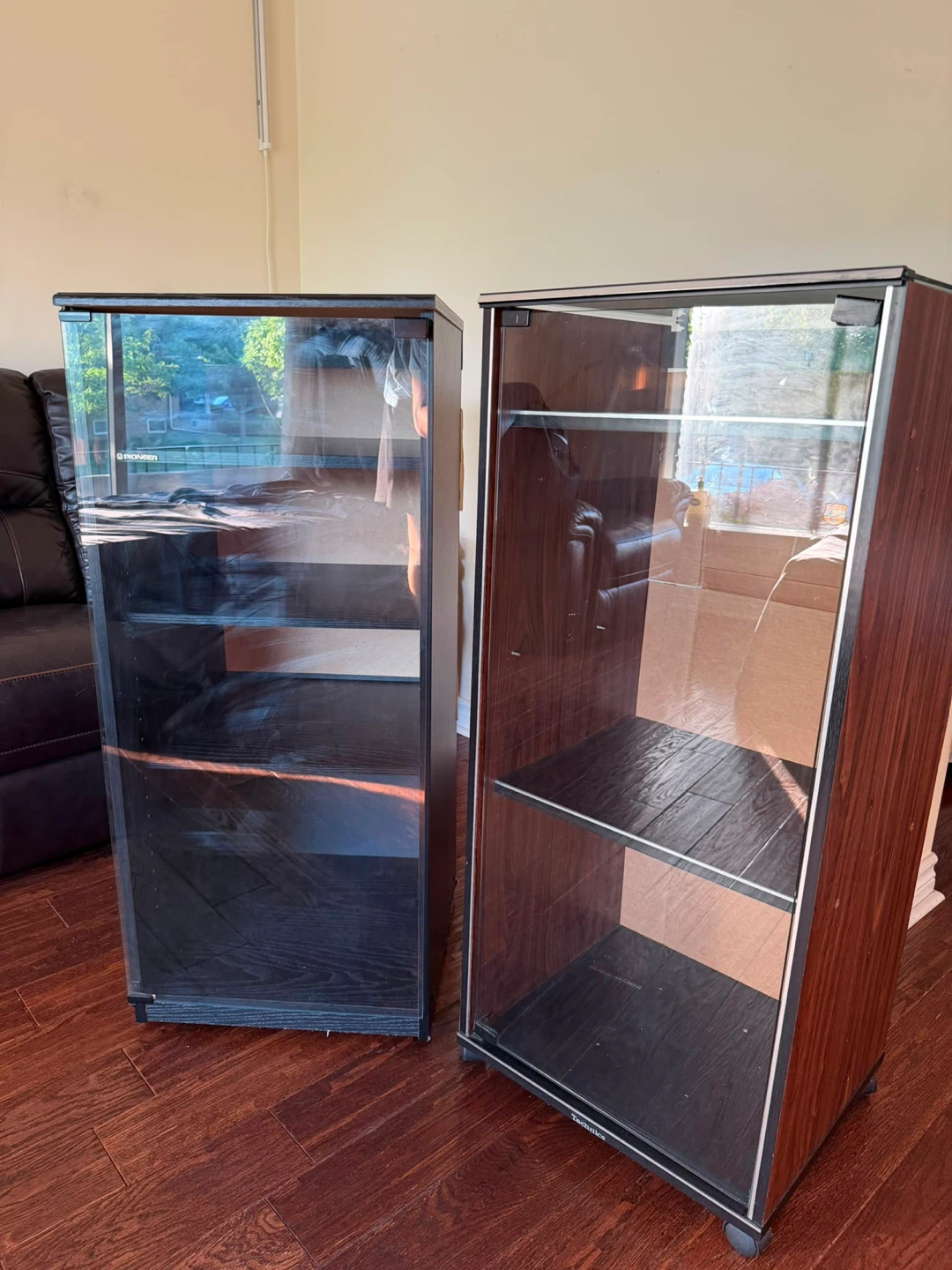 Pioneer and Technics Glass Display Cabinets - photo 2