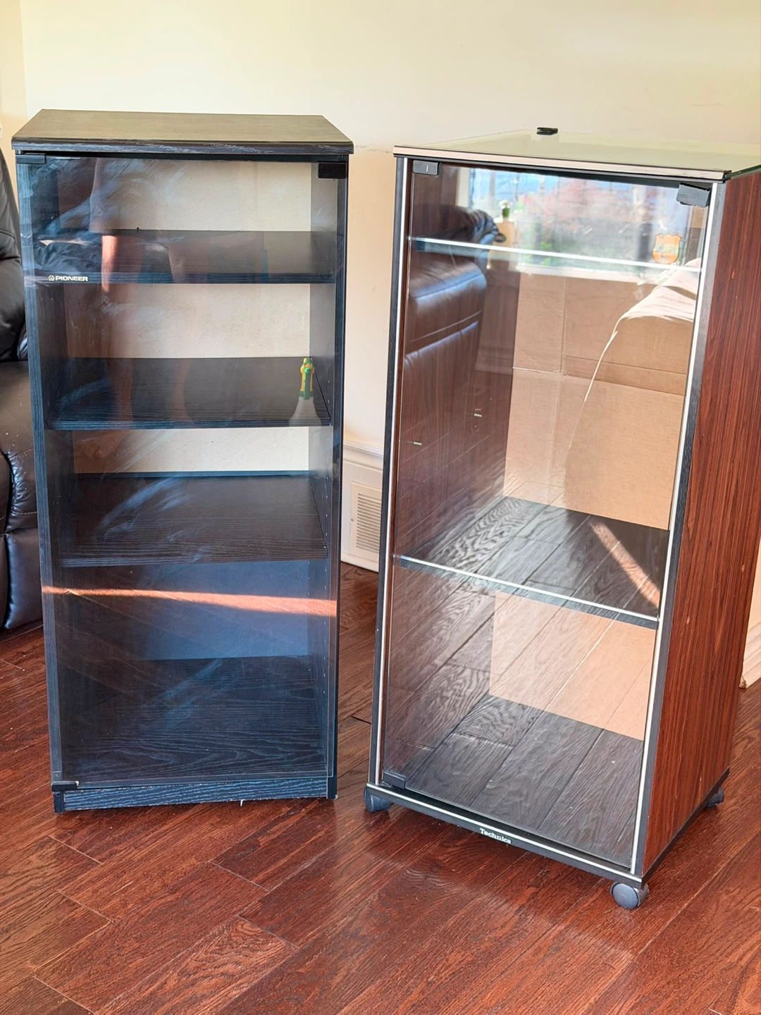Pioneer and Technics Glass Display Cabinets - photo 3