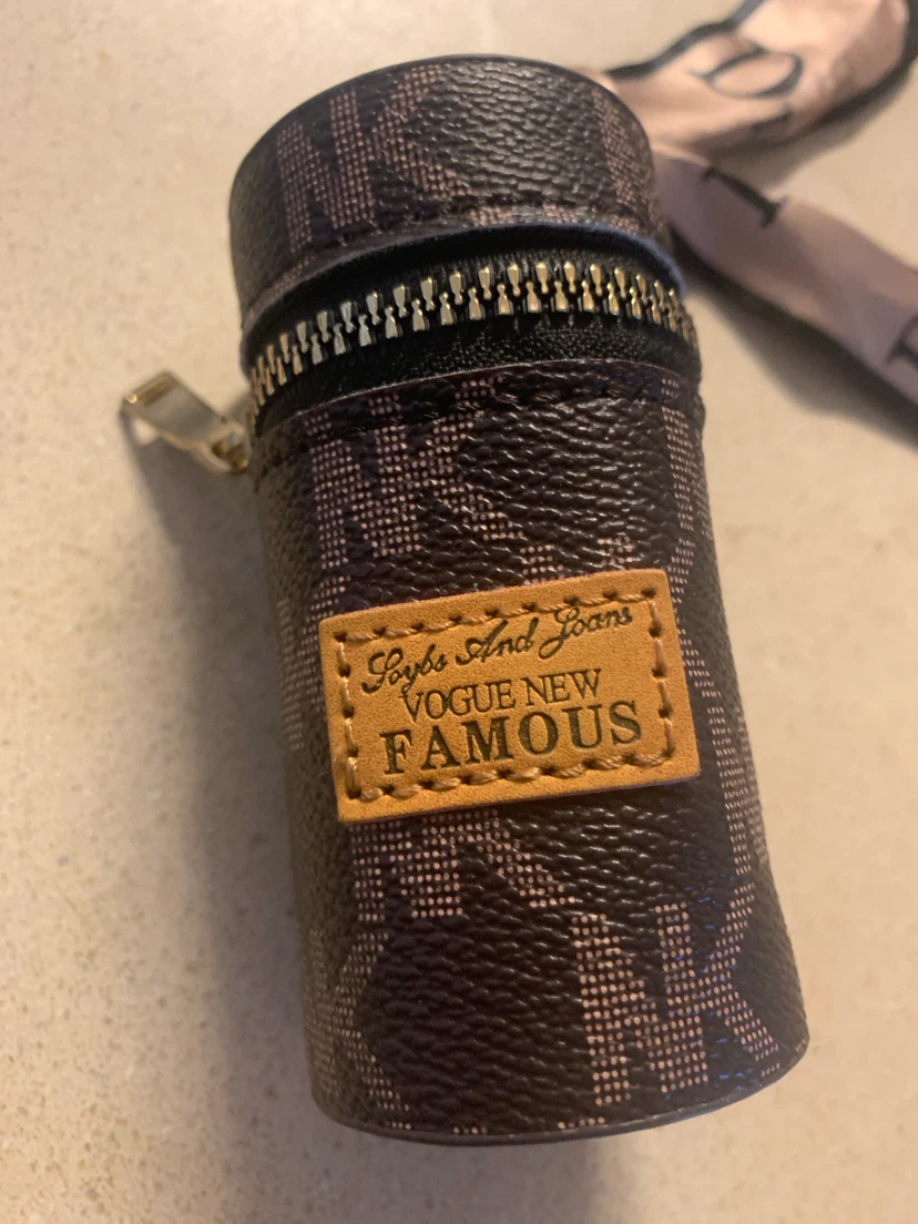 Vogue New Famous Cylindrical Pouch - photo 3