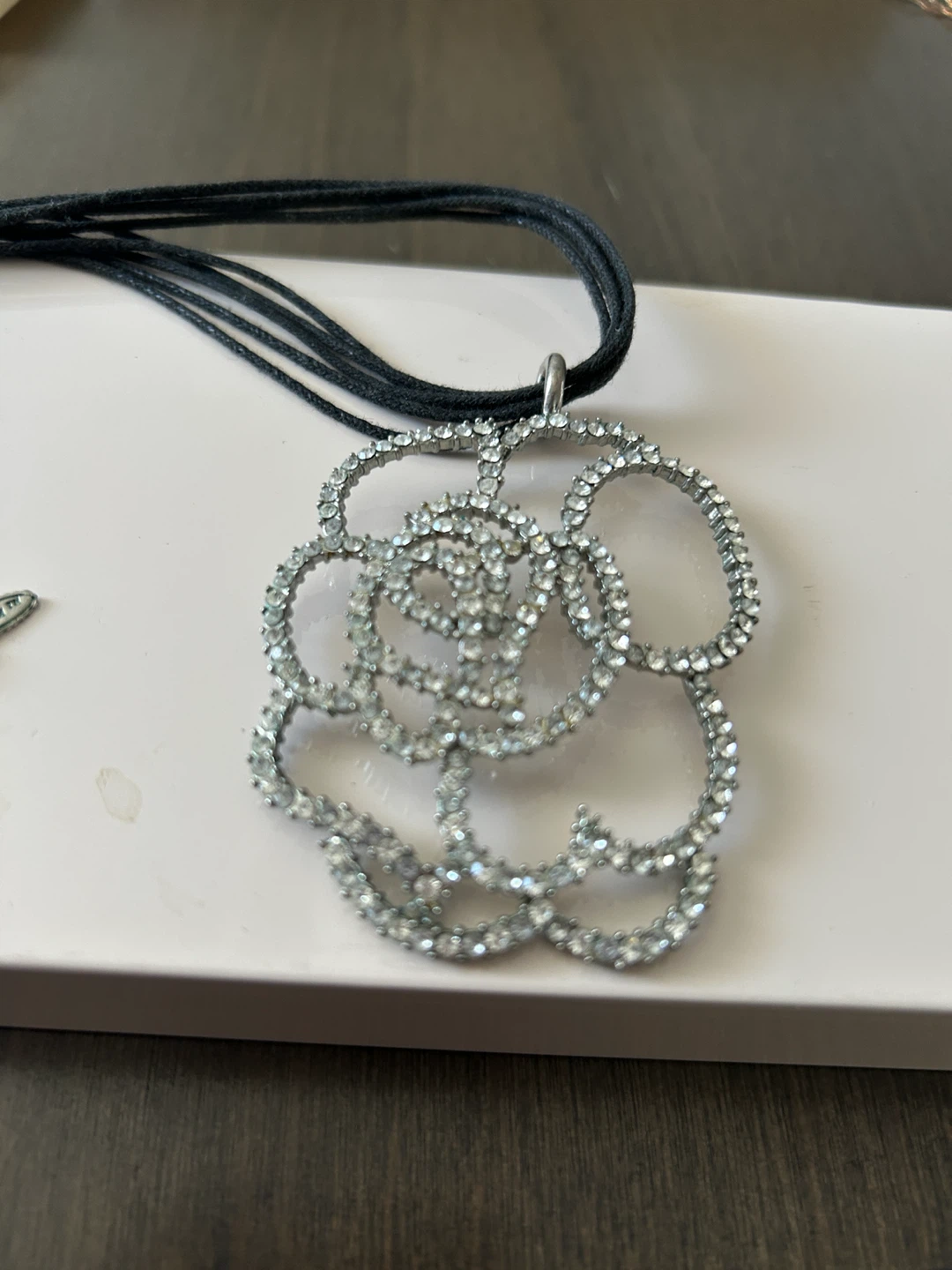 Sparkly Rose Pendant Necklace