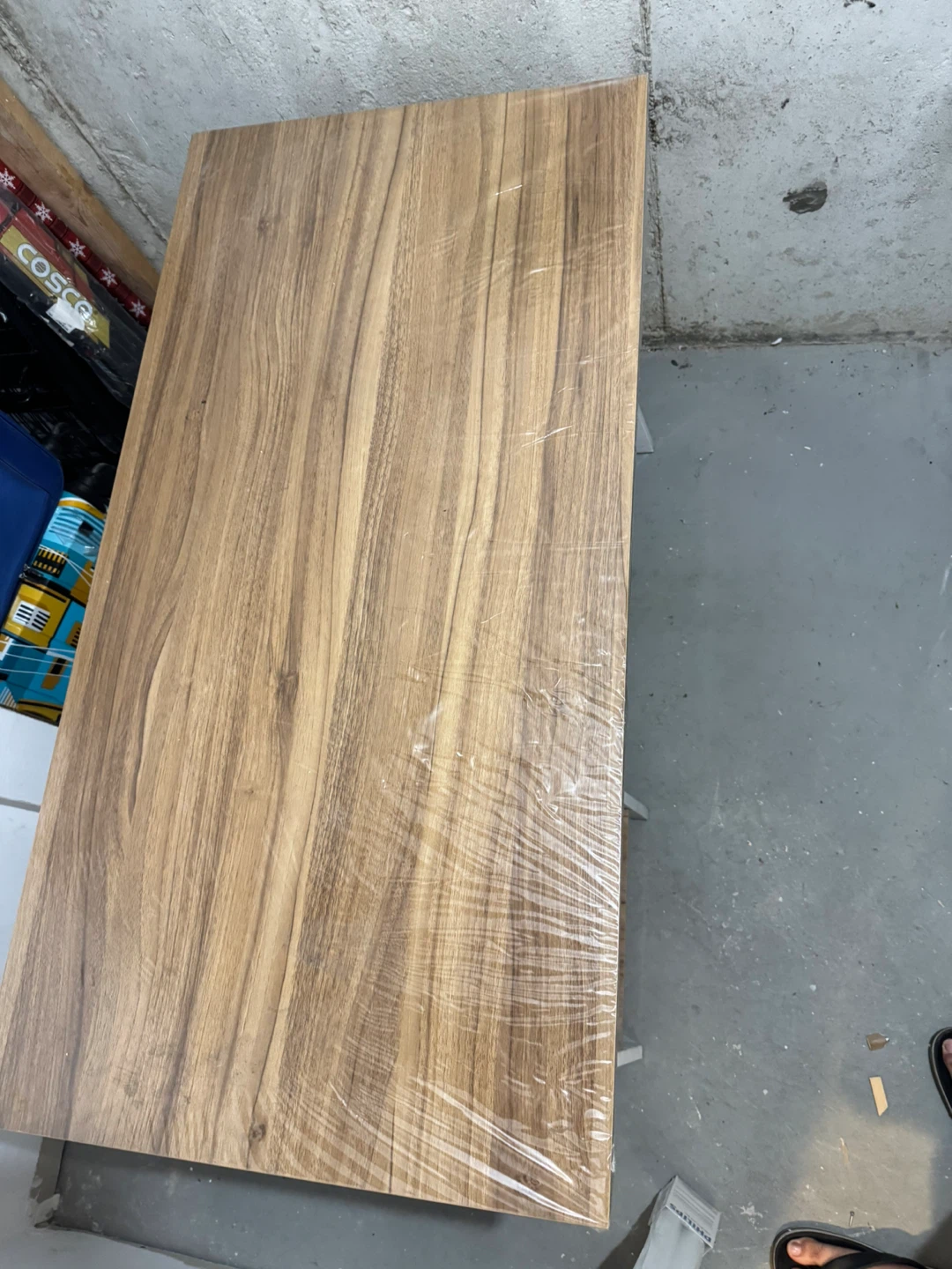 Wooden top desk with shelves - photo 4
