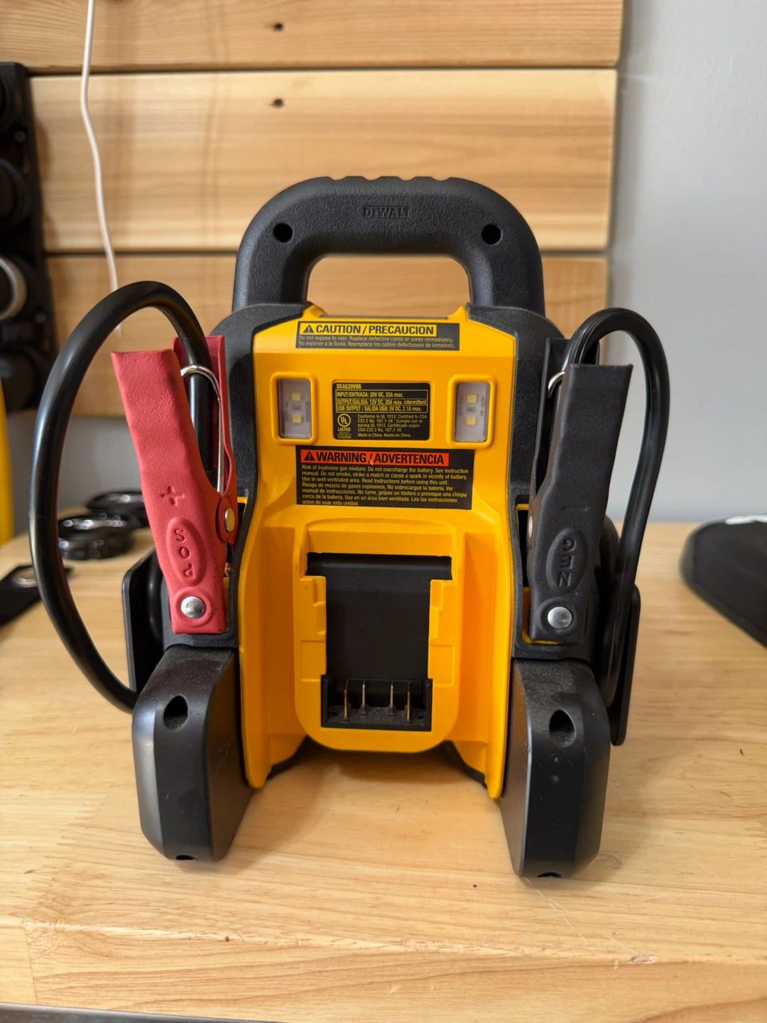 DEWALT 20V 3-in-1 Portable Power Station - photo 2