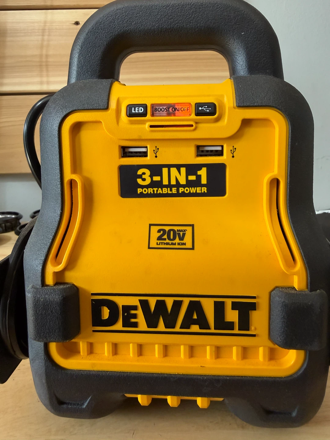 DEWALT 20V 3-in-1 Portable Power Station - photo 3
