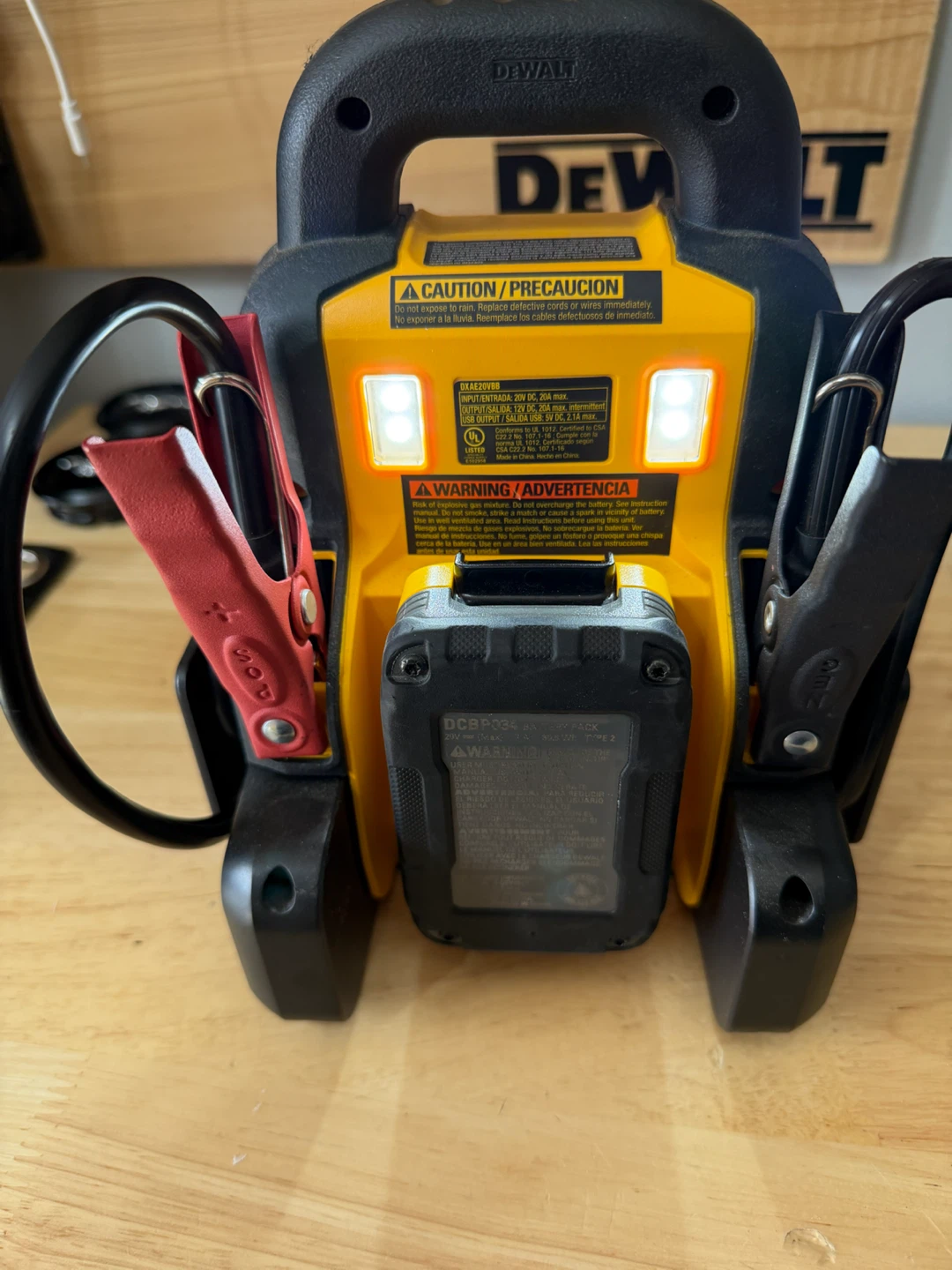 DEWALT 20V 3-in-1 Portable Power Station - photo 4