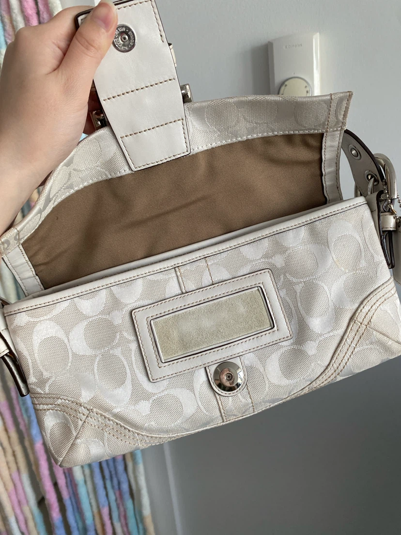 Vintage Coach White Signature Soho - photo 3