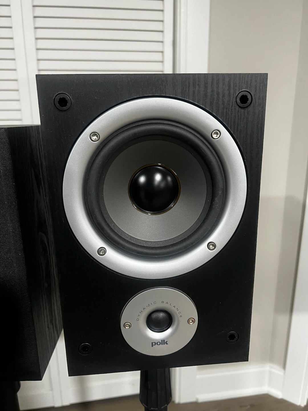 2 Polk Audio R150 Bookshelf Speakers with Stands - photo 2