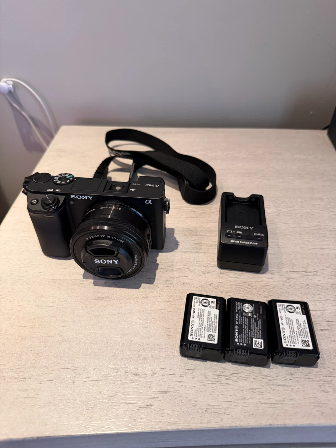 Sony Alpha a6400 Mirrorless Camera with 18-50mm Lens