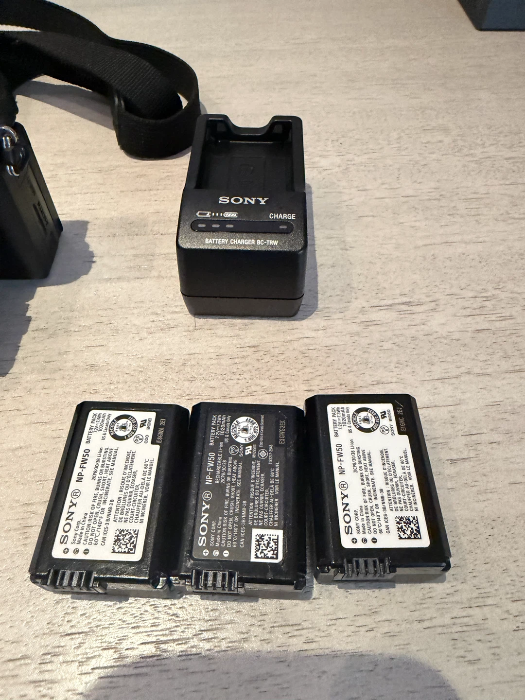 Sony Alpha a6400 Mirrorless Camera with 18-50mm Lens - photo 3