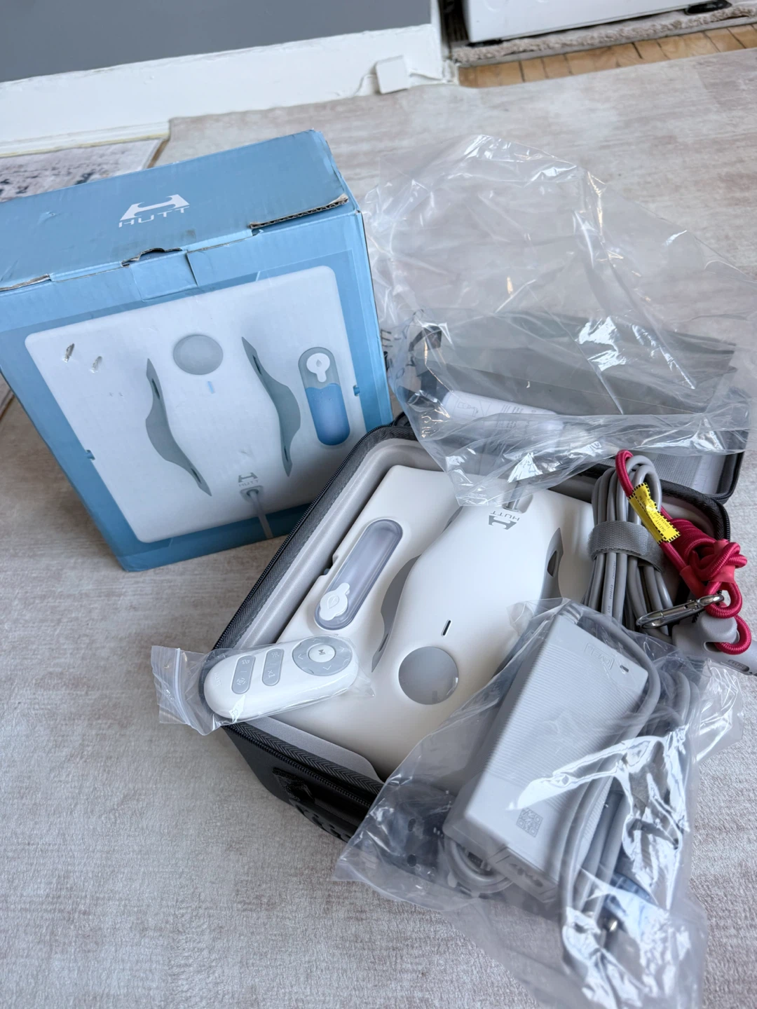 HUTT W8 Window Cleaning Robot