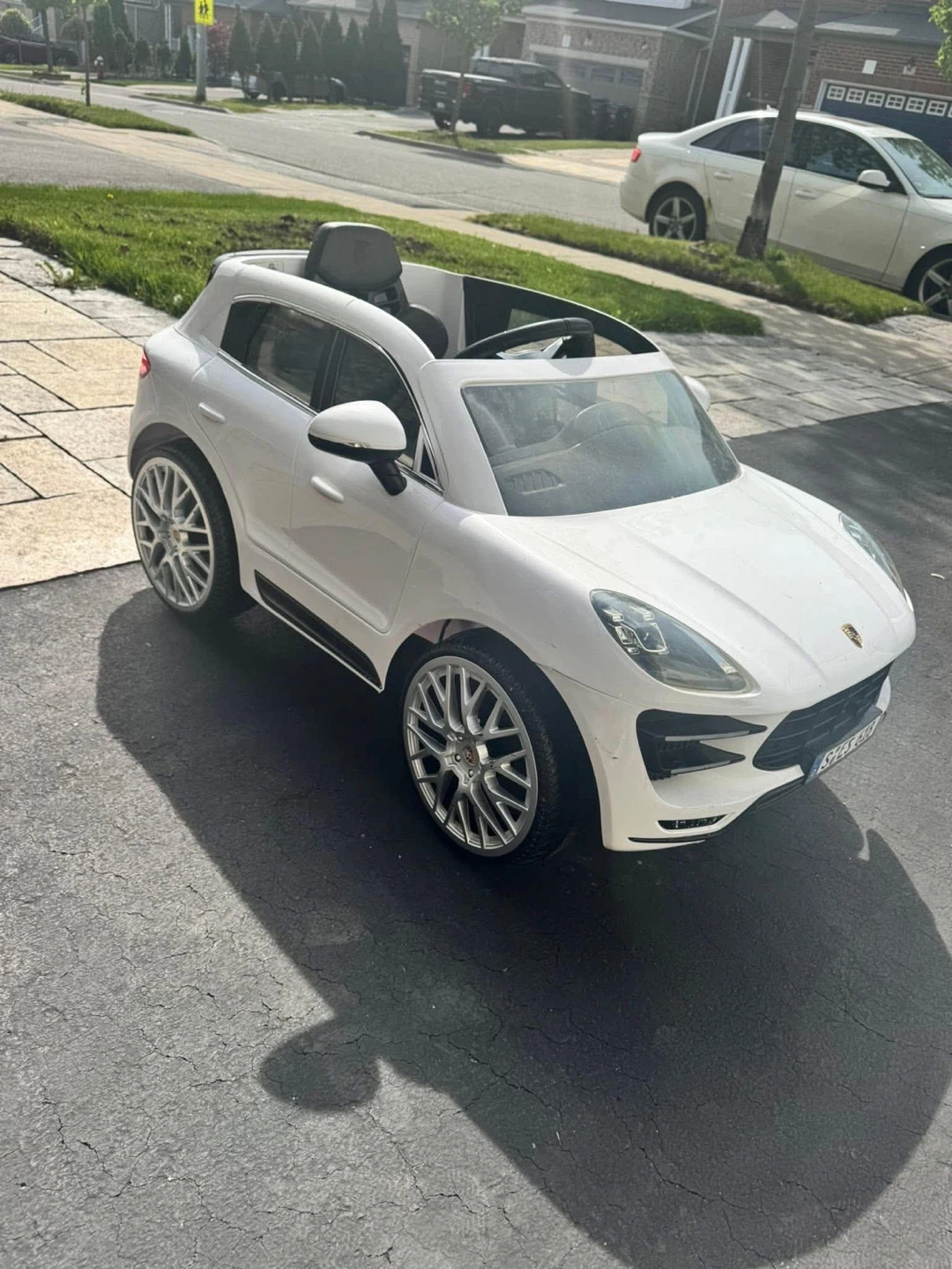 Kids Ride-On Electric Car - White. Battery operated - photo 2