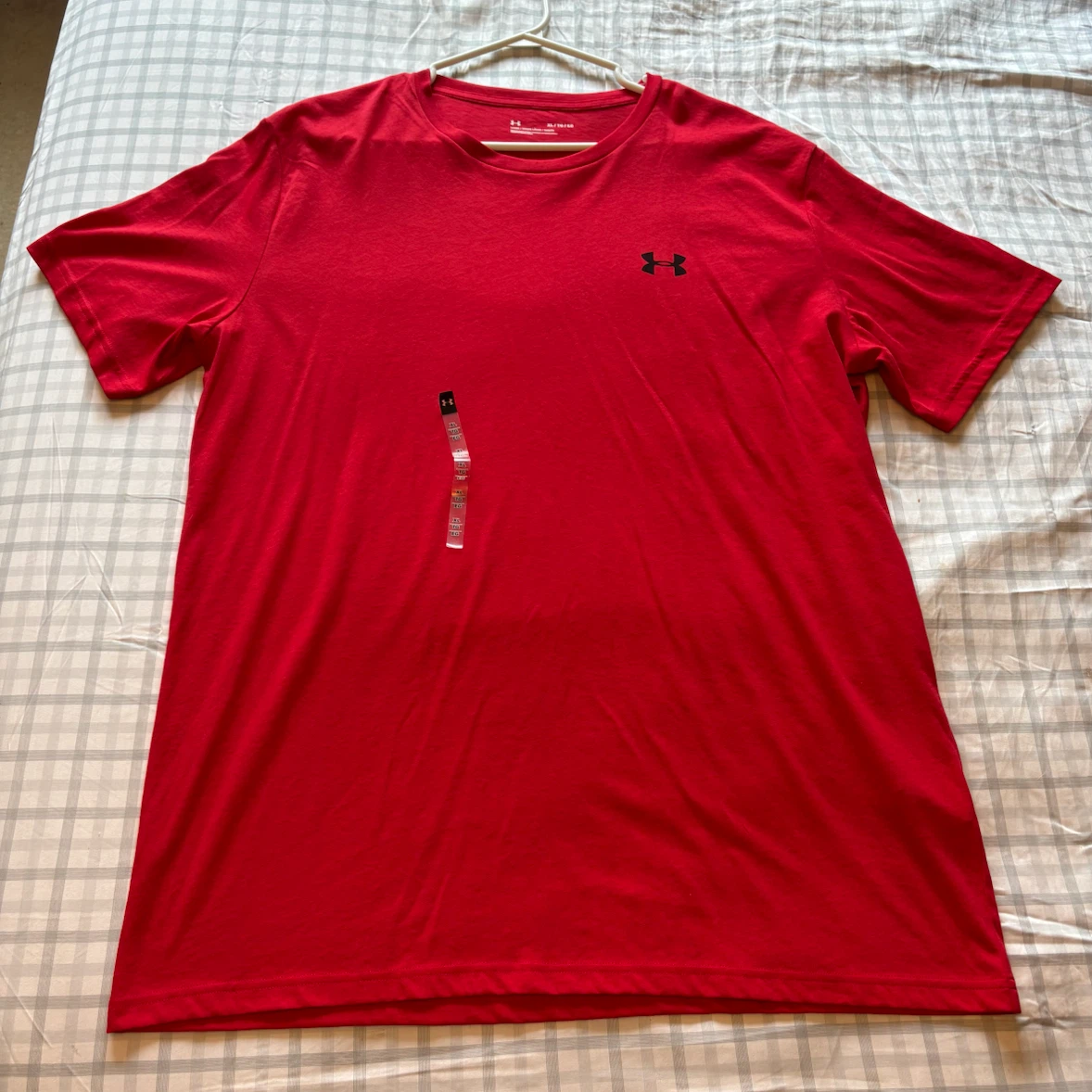 ✨✨NWT Under Armour Red T-Shirt XL