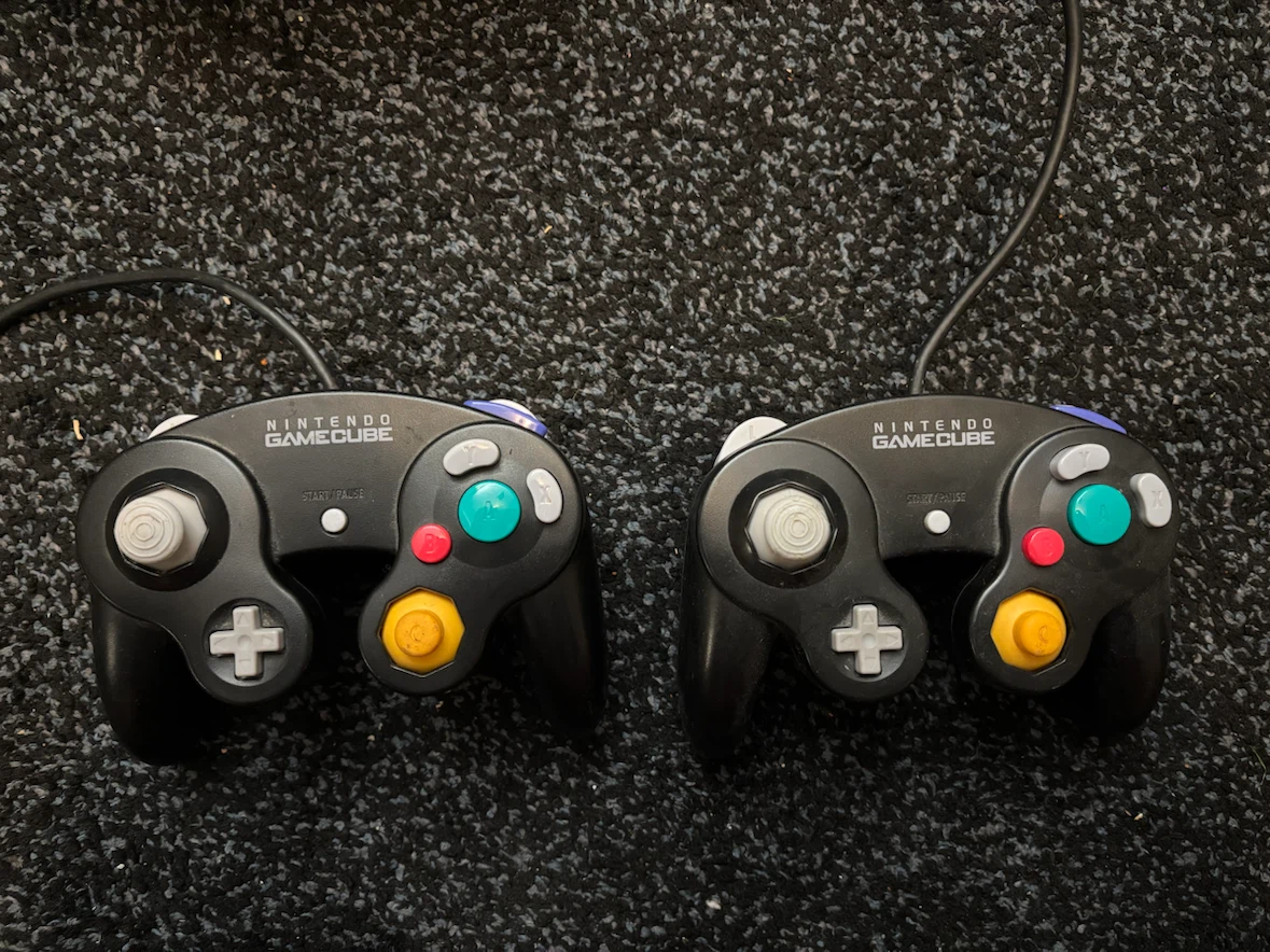 Nintendo GameCube Console with 2 Controllers - photo 3