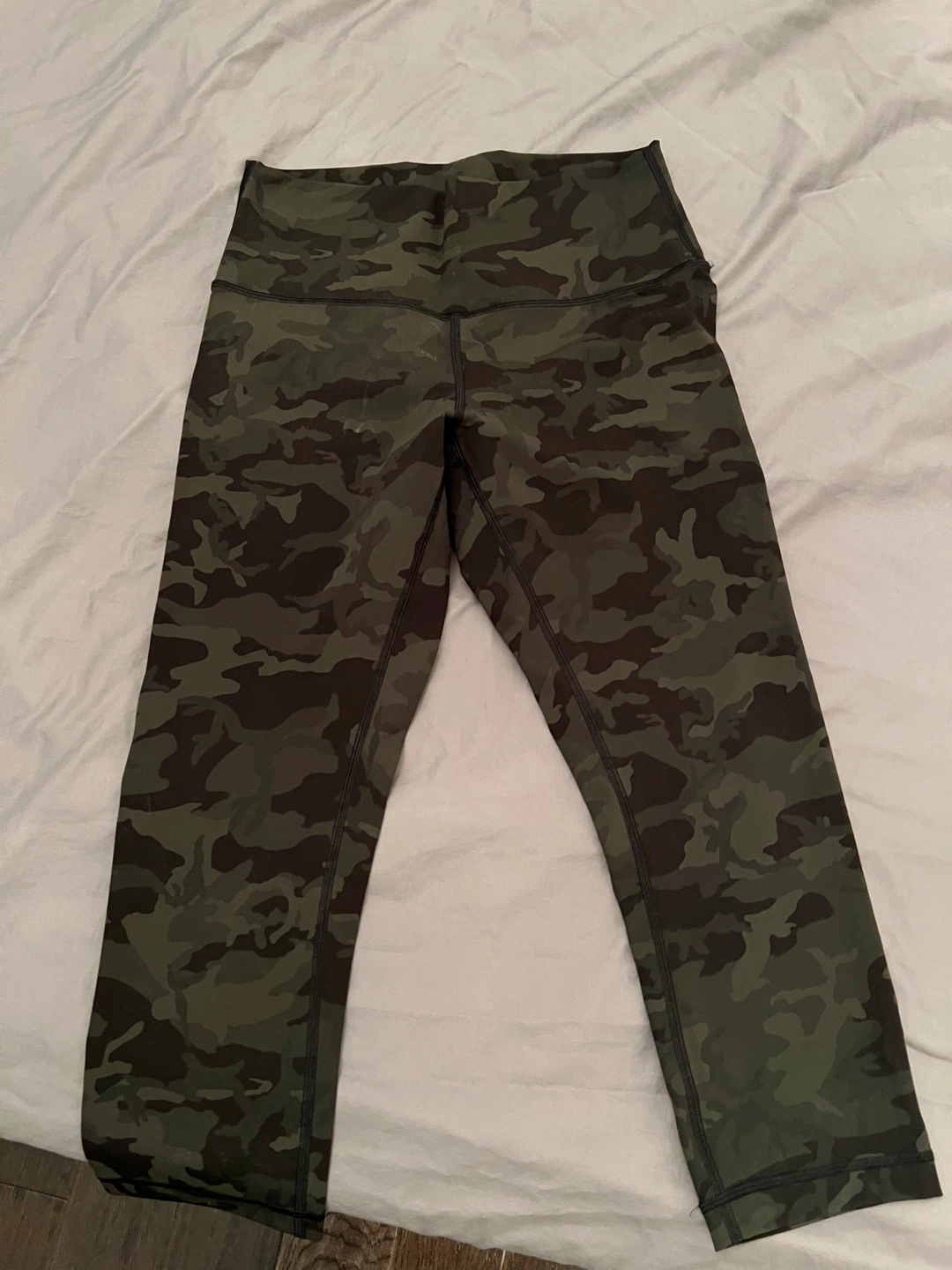 BNWT Lululemon Camo Leggings Size 8 - photo 3