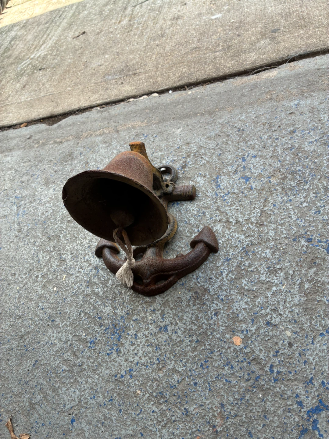 The bell - photo 4