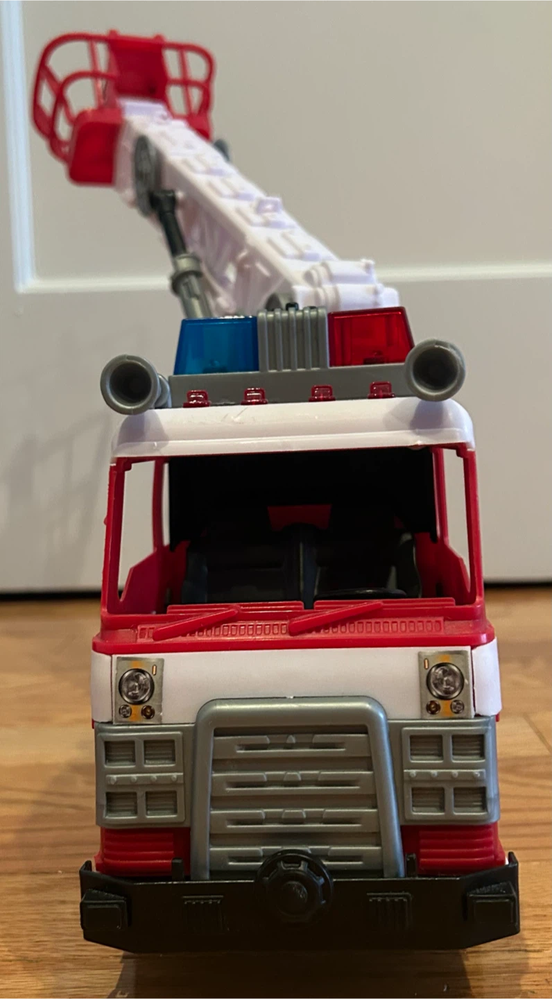 Toy Fire Truck with Extendable Ladder, 22’ long. - photo 5