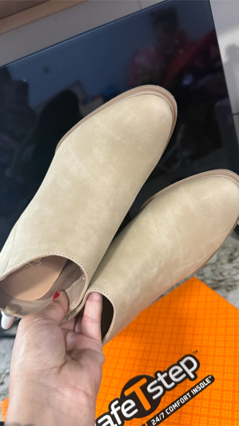 New Women Booties size 7.5  check more pictures - photo 2