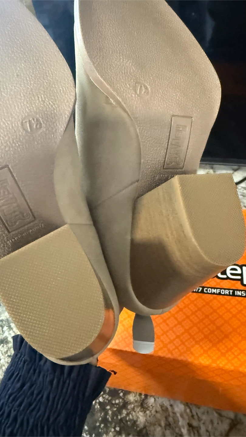 New Women Booties size 7.5  check more pictures - photo 5
