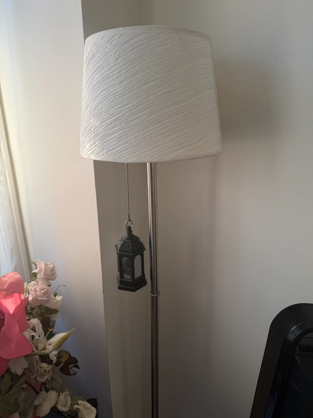 Floor Lamp with Decorative Lantern Accent - photo 3