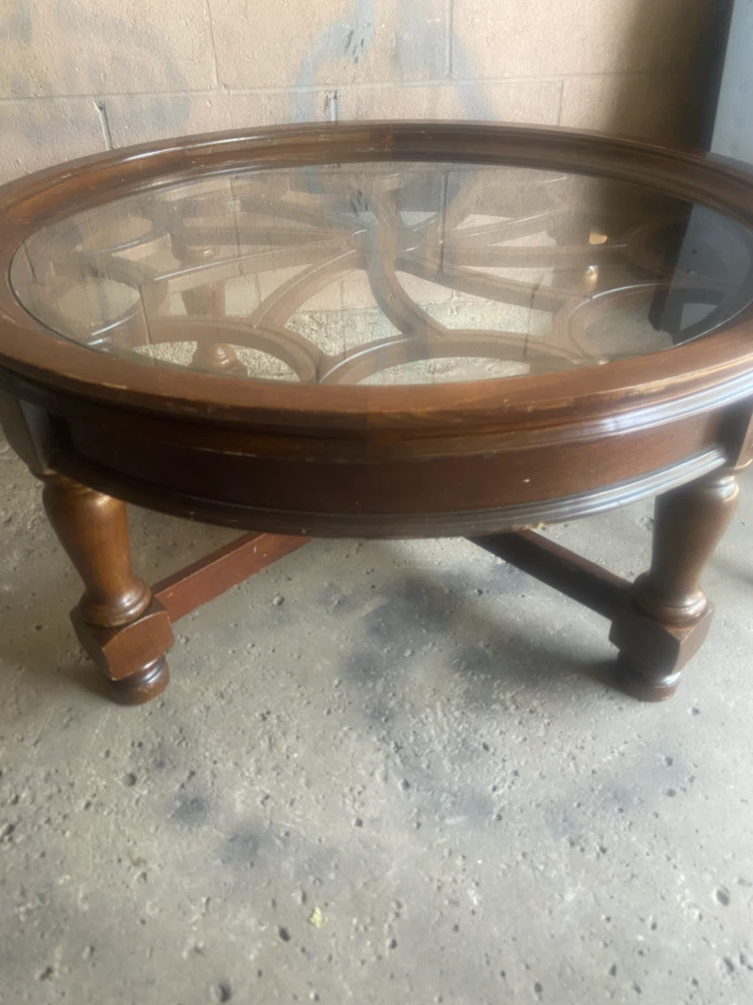 Round Coffee Table with Glass Top - photo 2