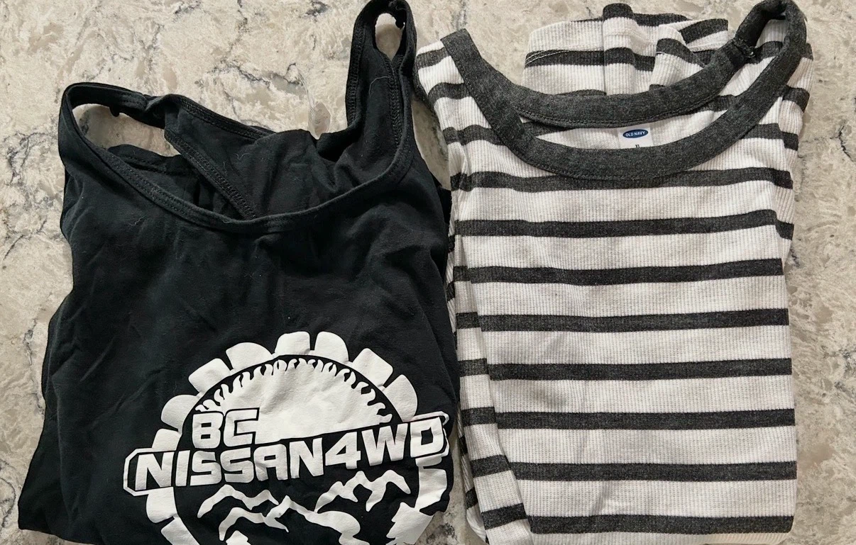 Women’s Tank Tops (old navy and gildan)($5 each)