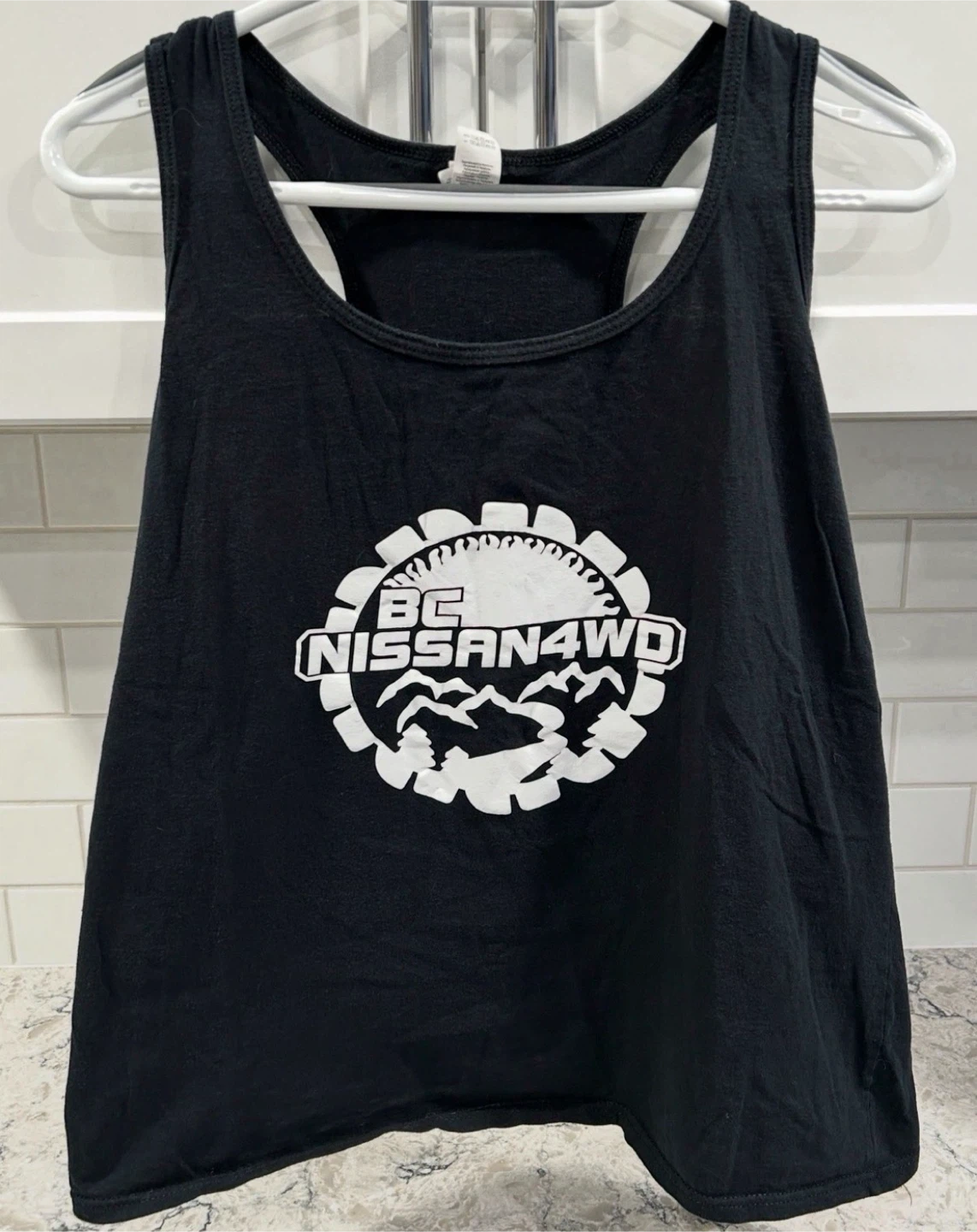 Women’s Tank Tops (old navy and gildan)($5 each) - photo 4