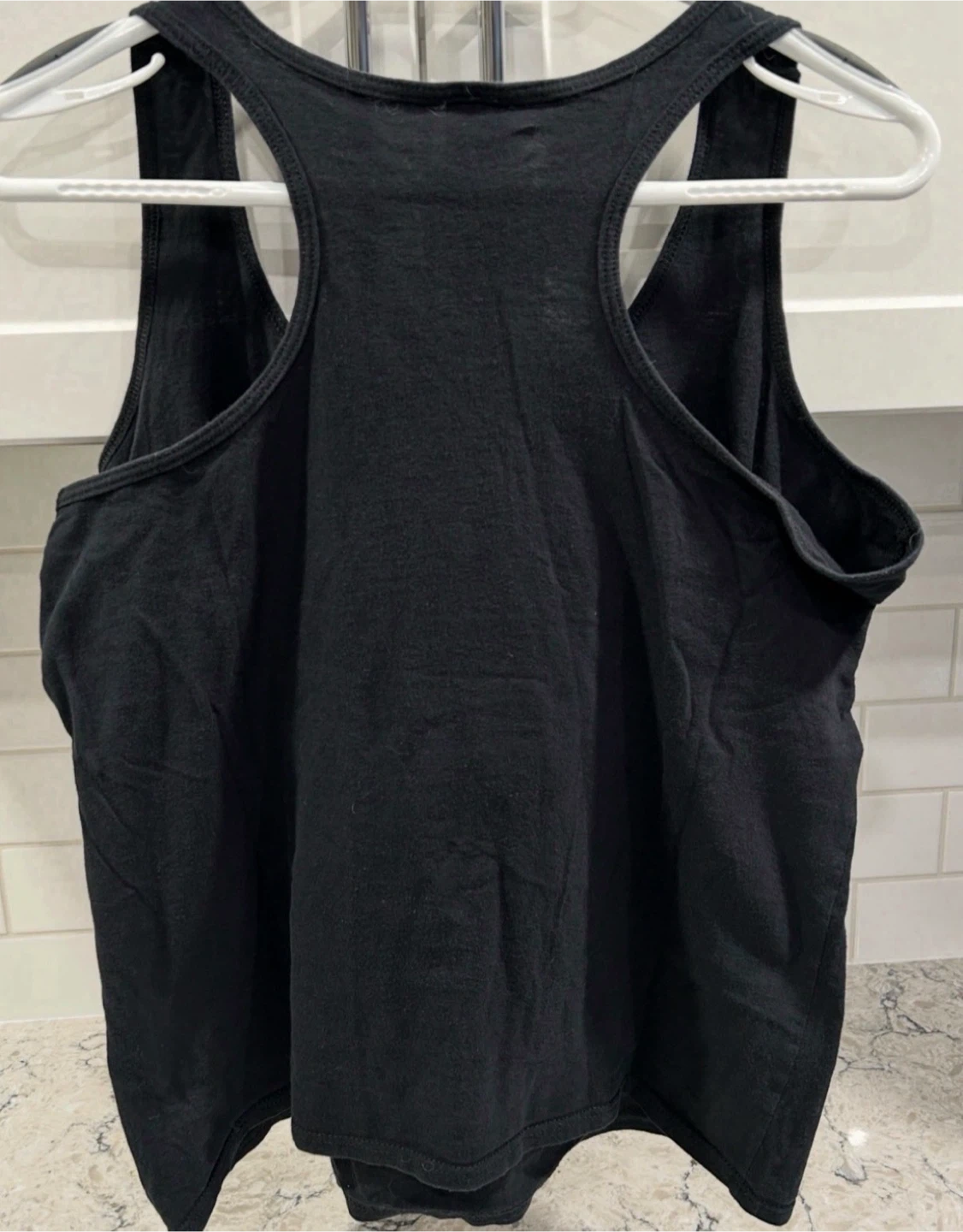 Women’s Tank Tops (old navy and gildan)($5 each) - photo 5