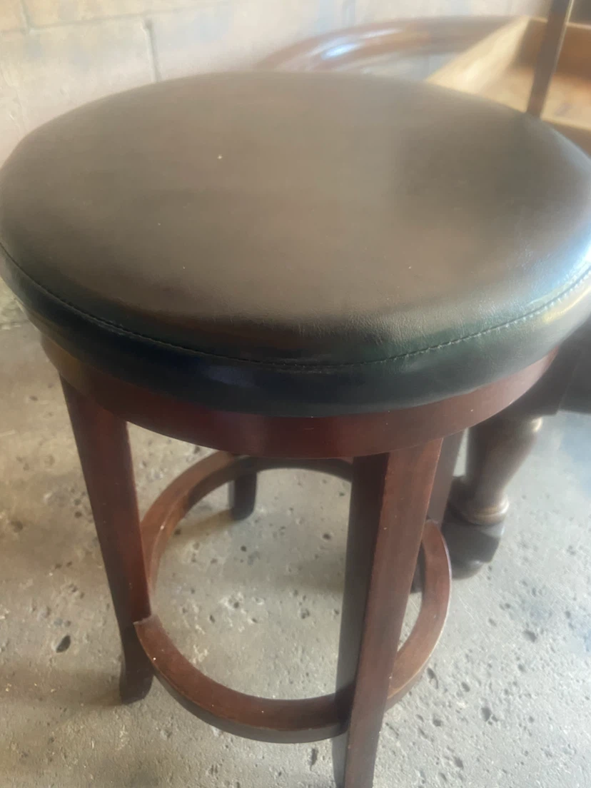 Swivel Bar Stool - photo 3