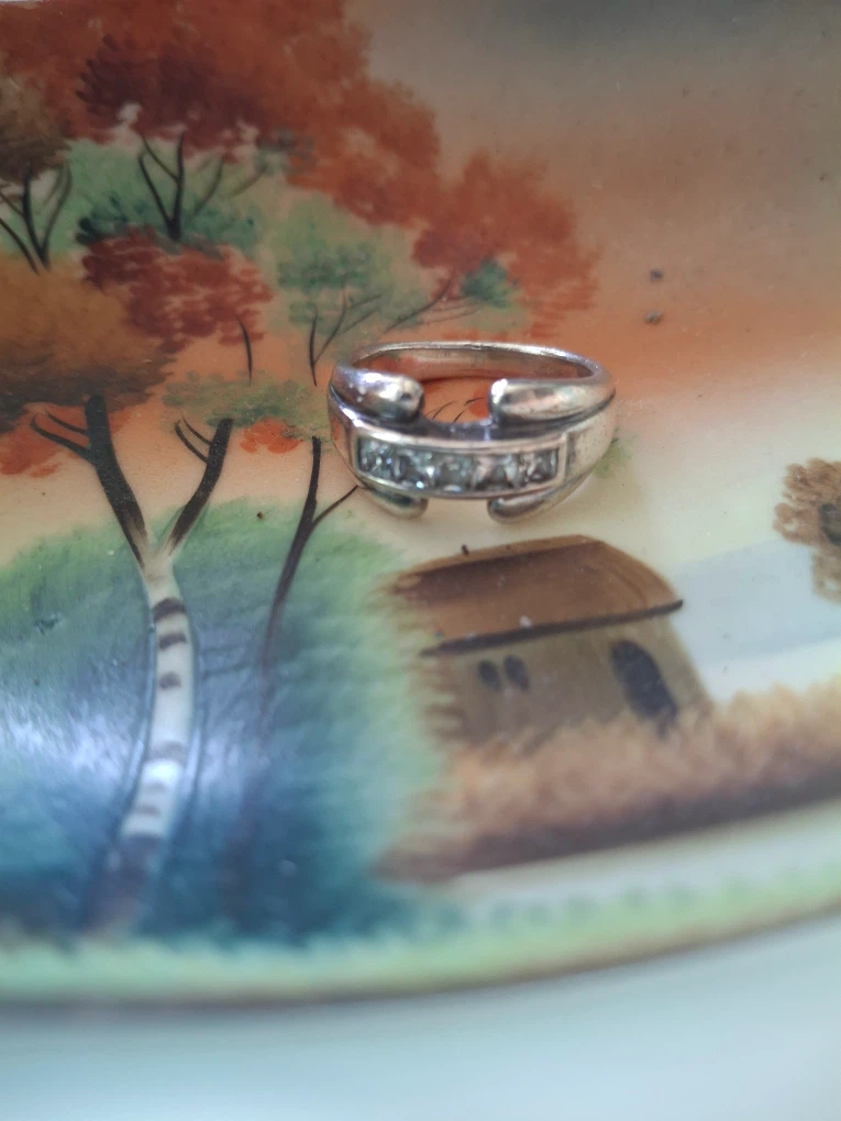 Silver ring with stones (stamped 925) - photo 2