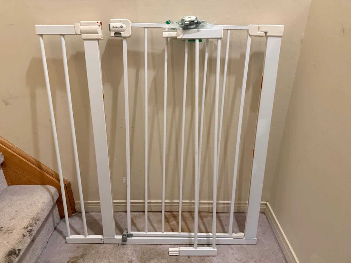 Safety 1st White Baby Gate