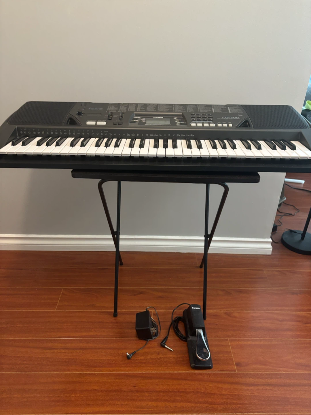 Casio CTK-700 piano keyboard