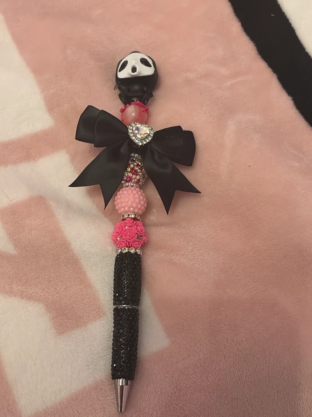 Handmade Ghostface and Bow Decorated Pen