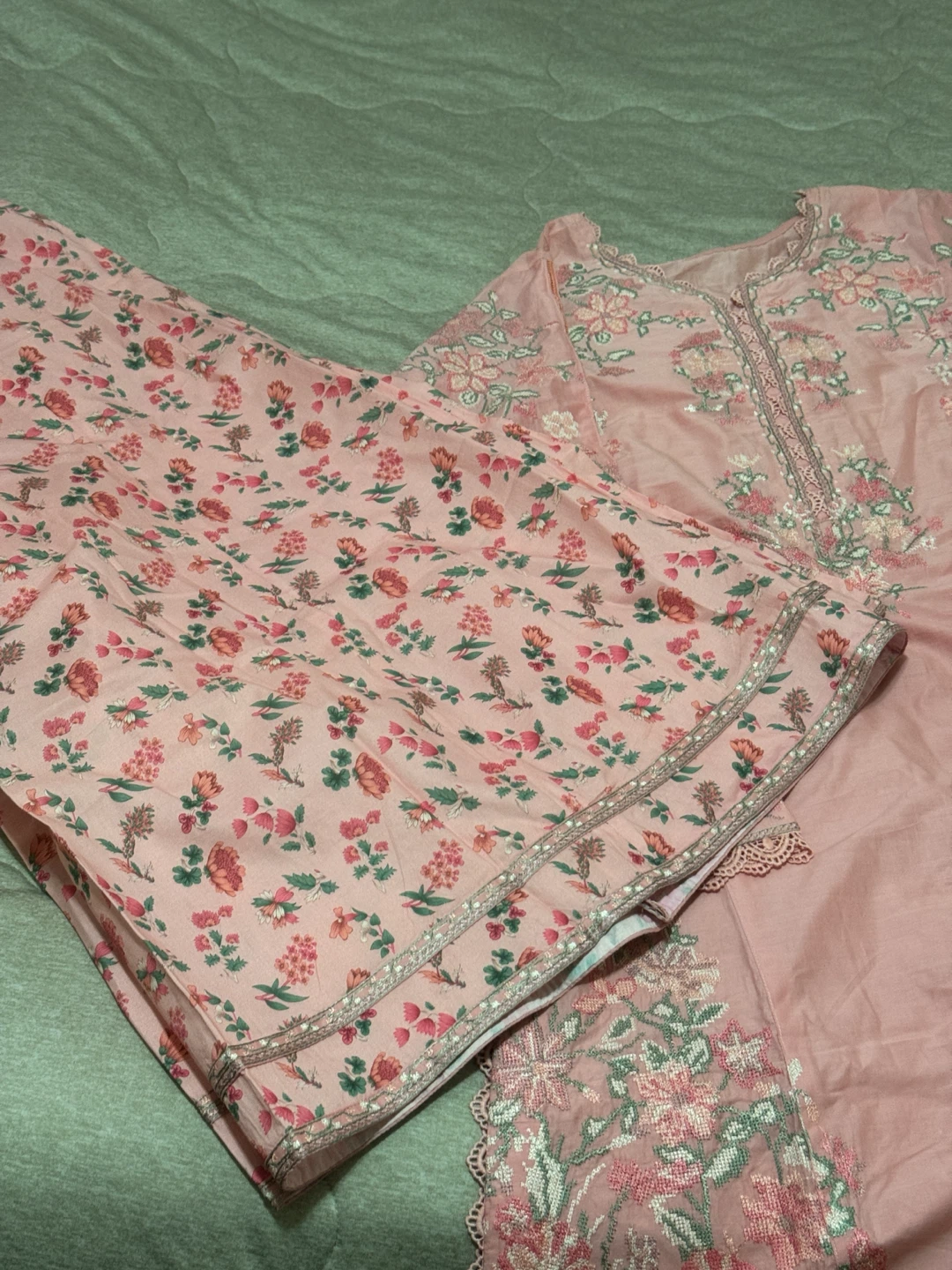 Hussain Rehar Pink Embroidered Lawn Suit - Medium - photo 4