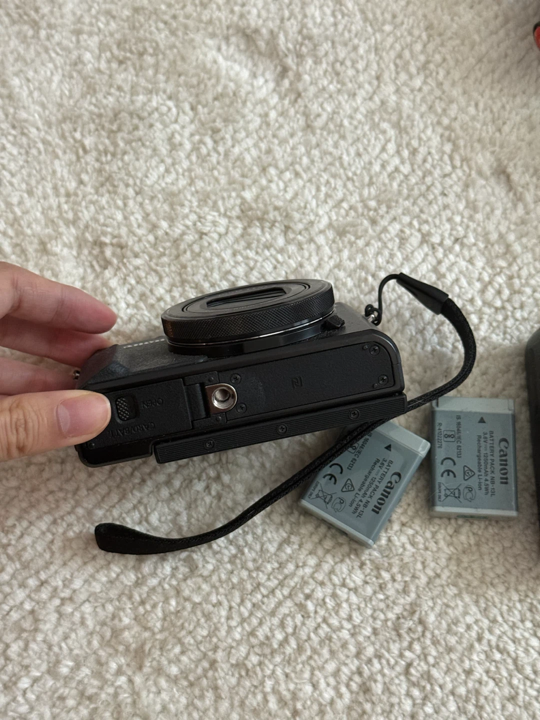 Canon G7X Digital Camera Bundle with Tripod & Charger - photo 3