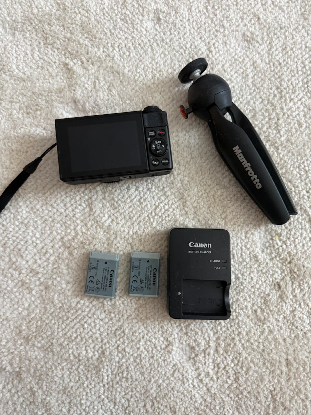 Canon G7X Digital Camera Bundle with Tripod & Charger - photo 2