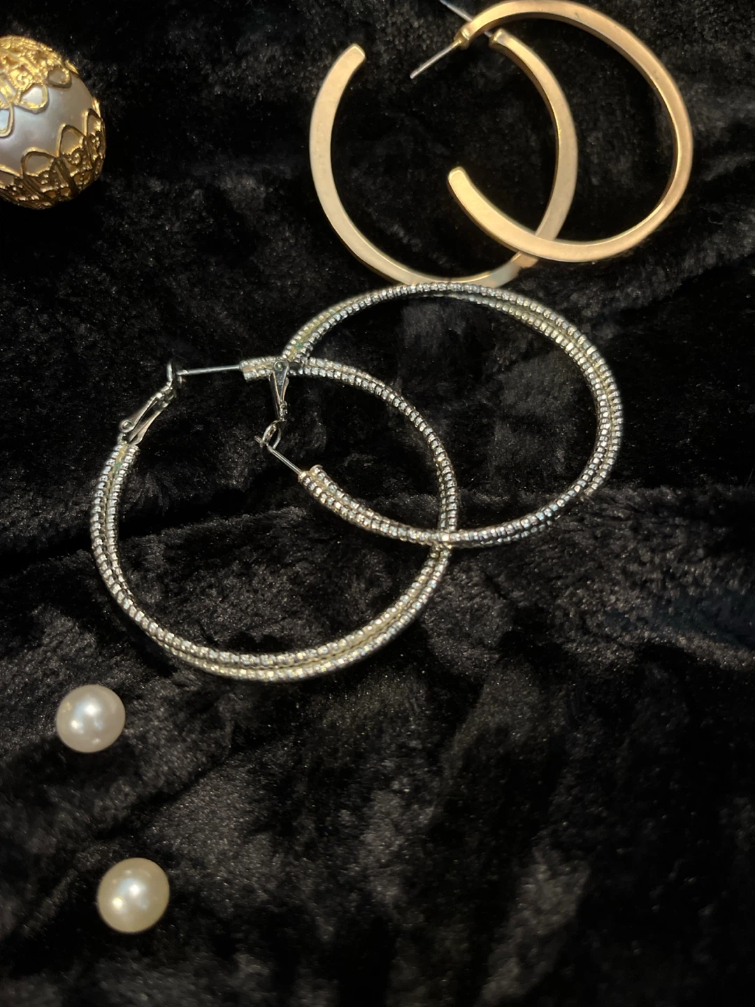 Assorted Gold & Silvertone earrings - photo 4