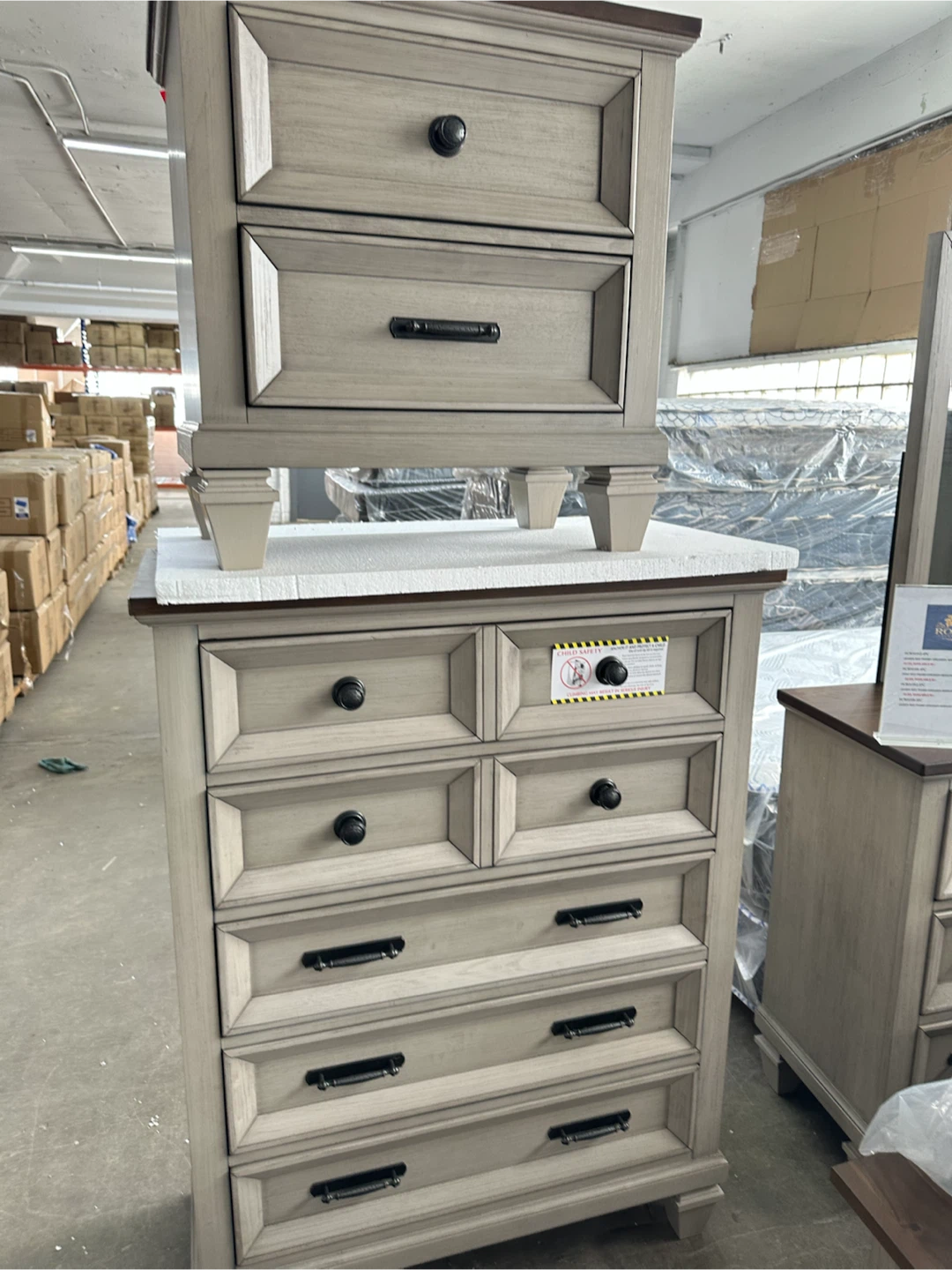 Royal Brand Bedroom Furniture Set - photo 2