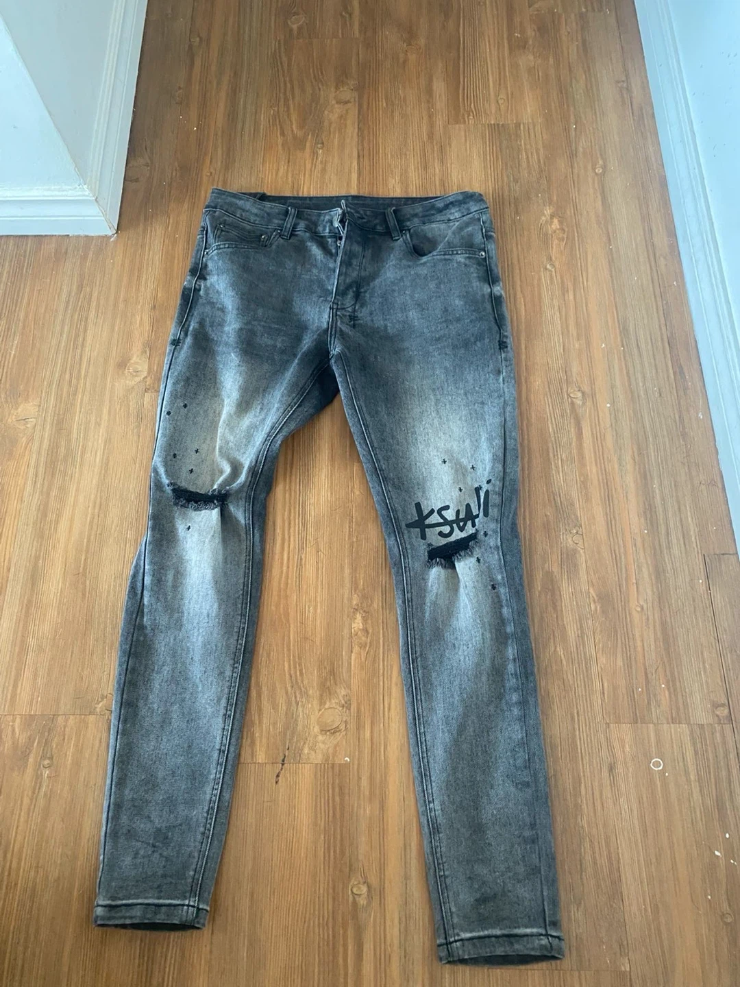 TSWI Men's Grey Wash Distressed Skinny Jeans - photo 2