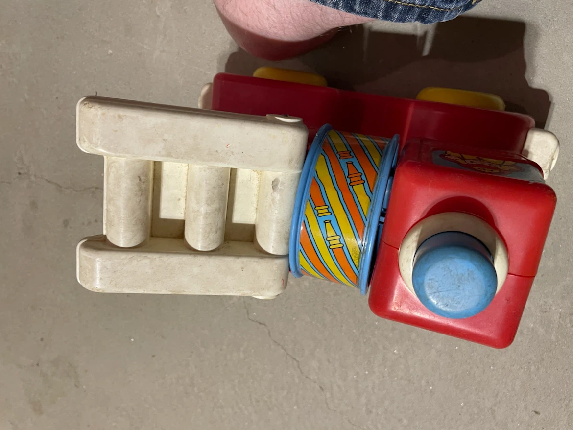 Fisher-Price Busy Fire Truck - photo 4
