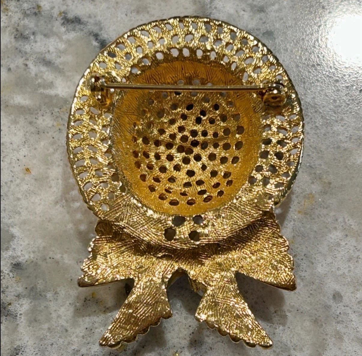 Vintage Gold Tone Brimmed Hat w/ Porcelain Rose on Ribbon Brooch - photo 3