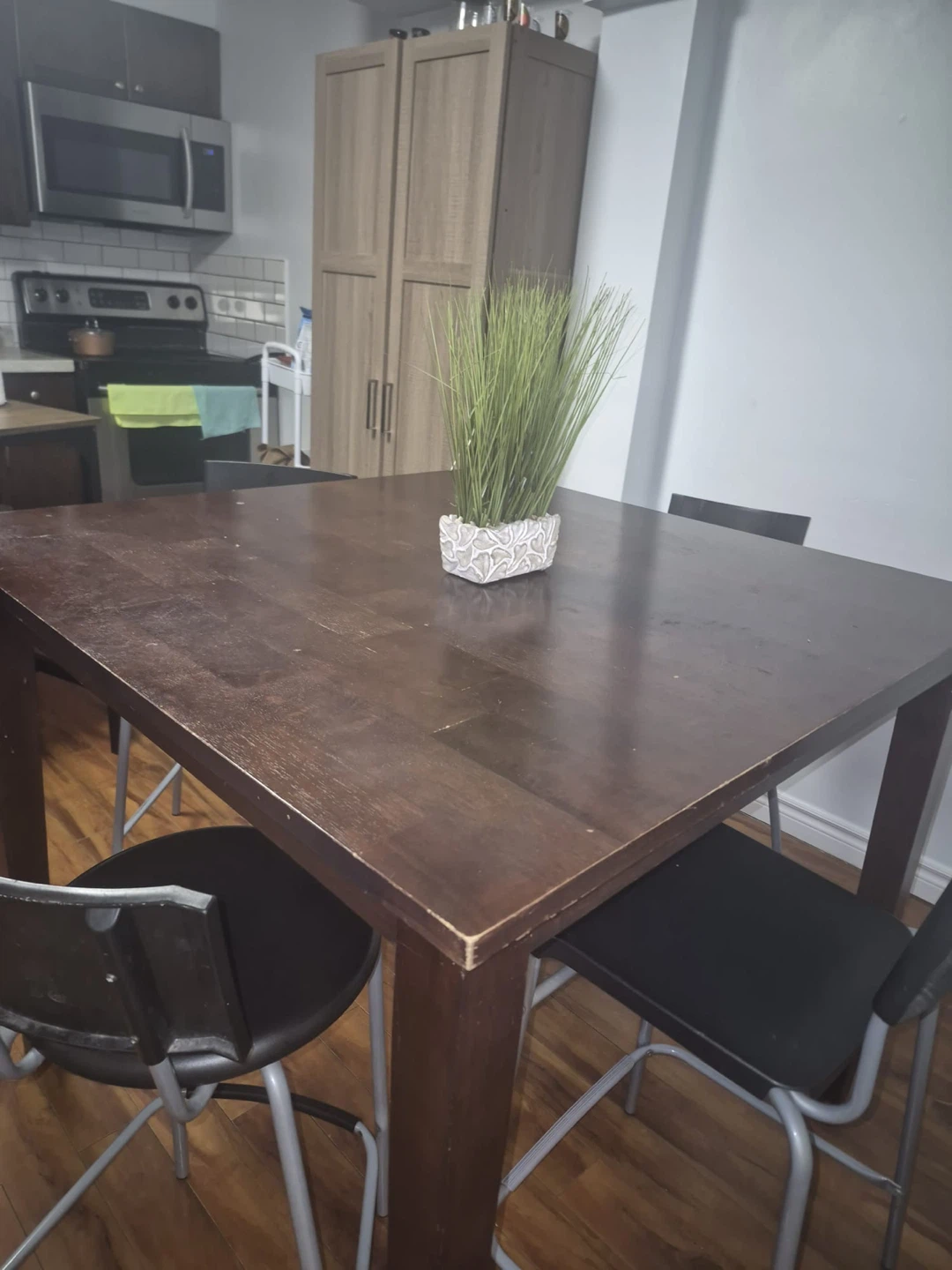 MOVING SALE ‼️ Dark Wood Table and Chairs
