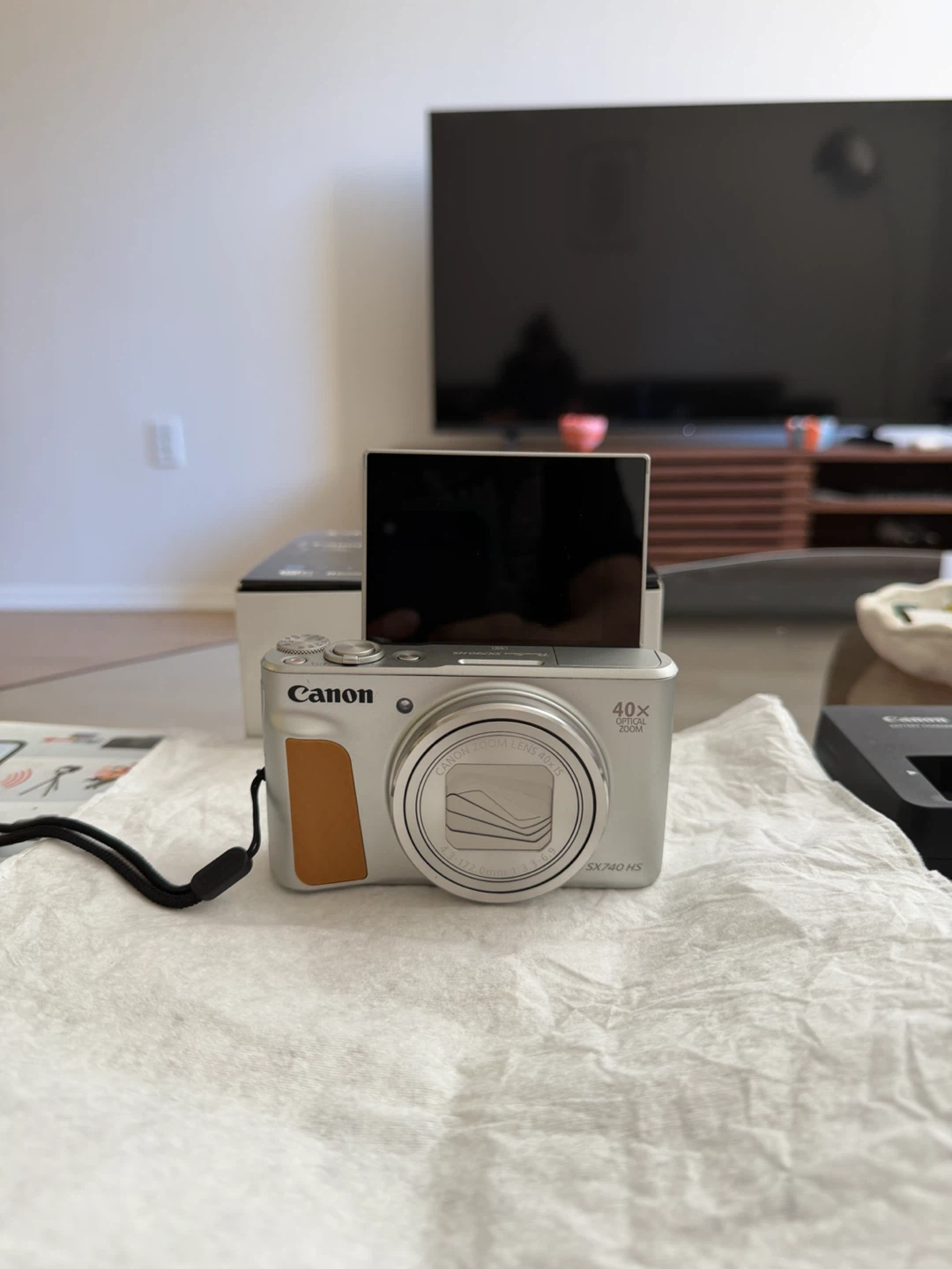 Canon SX740 HS - photo 2