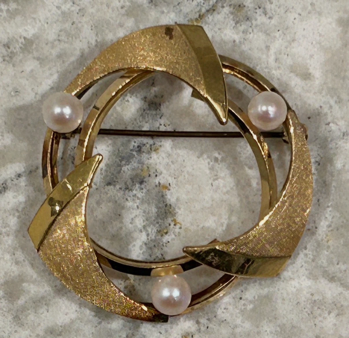 Vintage Van Dell Gold Filled (1/20 12k GF) Pearl Wreath Brooch