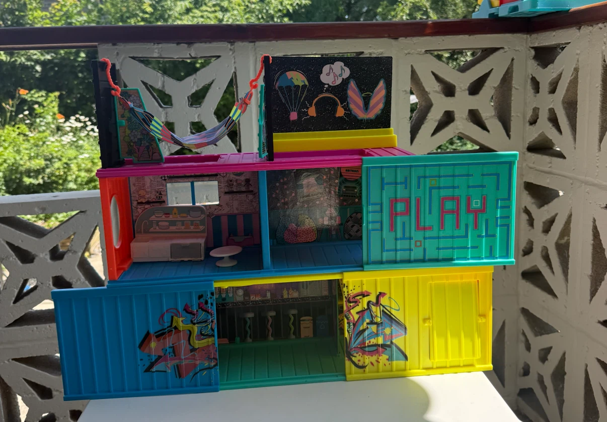 Multi-Level Toy Dollhouse with Accessories