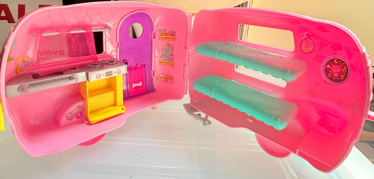 Pink Chelsea Toy Camper - photo 2