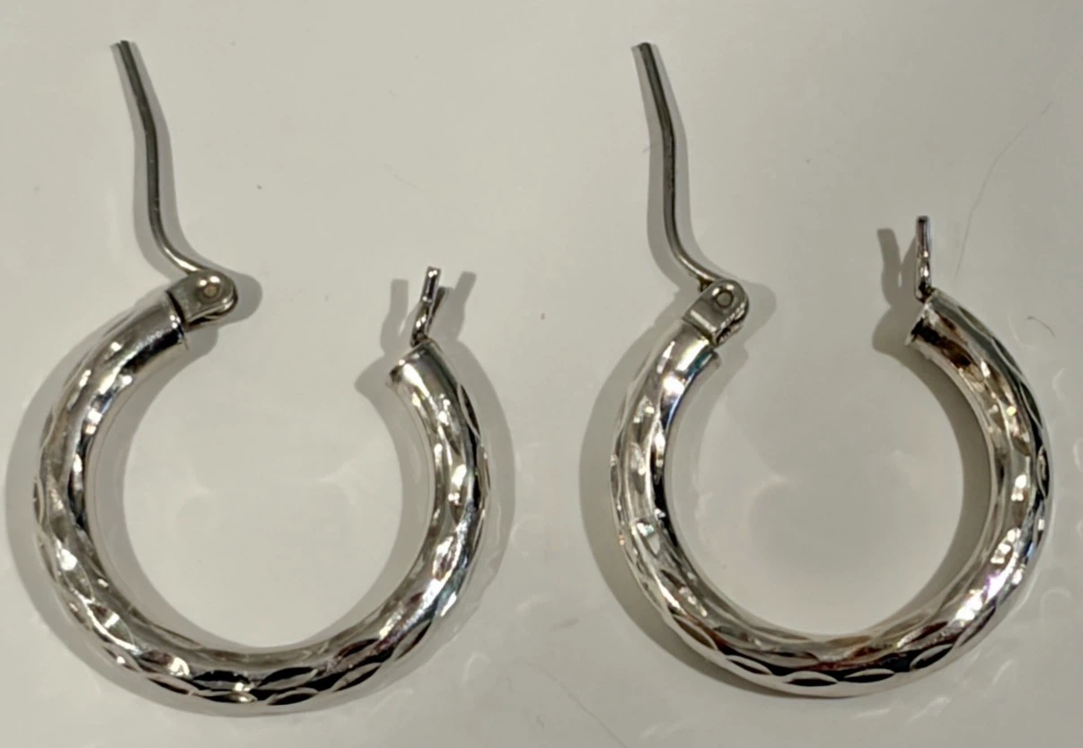 14K (Stamped) White Gold Textured/Diamond Cut Hoop Earrings - photo 2