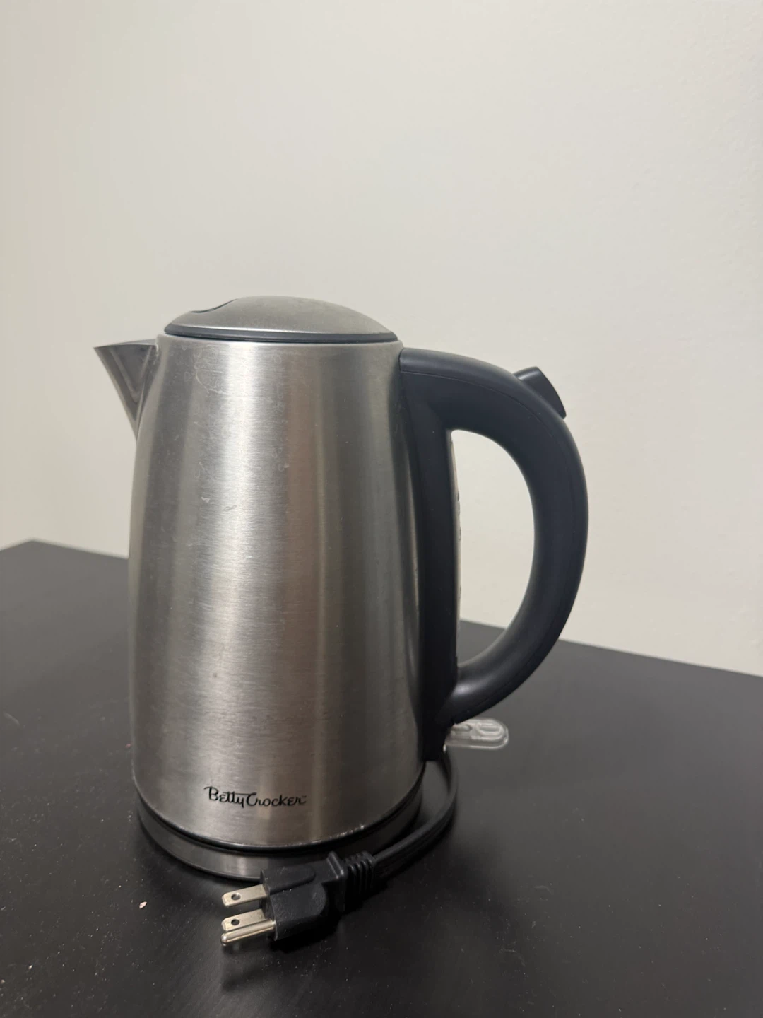 Betty Crocker Stainless Steel Electric Kettle - photo 2